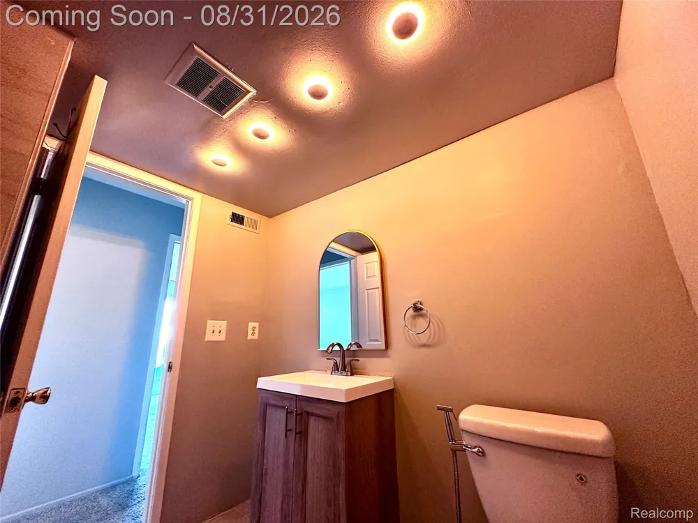 44481 Savery Drive Canton Charter Township, MI 48187