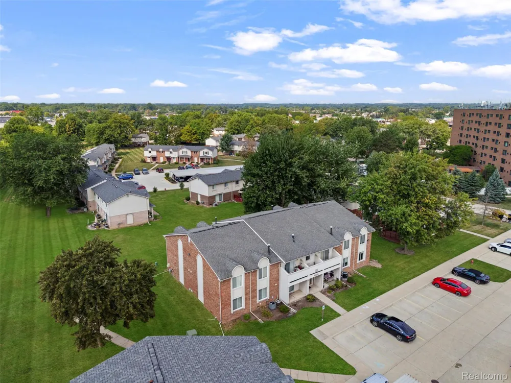 44481 Savery Drive Canton Charter Township, MI 48187