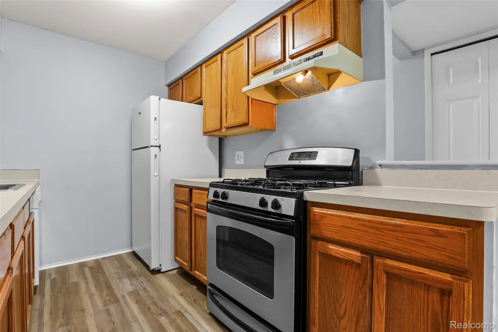 44481 Savery Drive Canton Charter Township, MI 48187