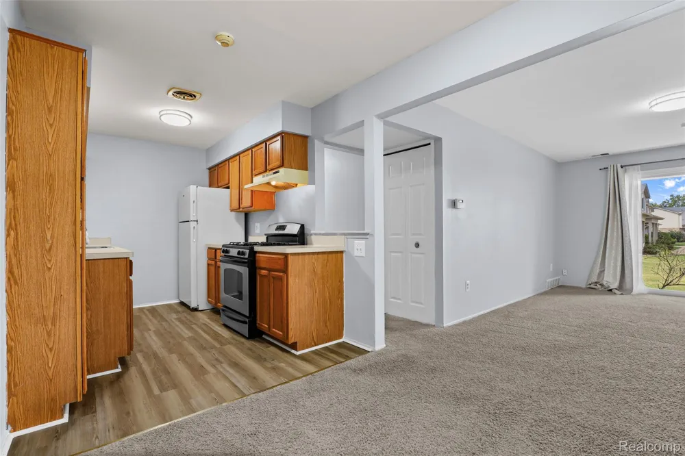 44481 Savery Drive Canton Charter Township, MI 48187