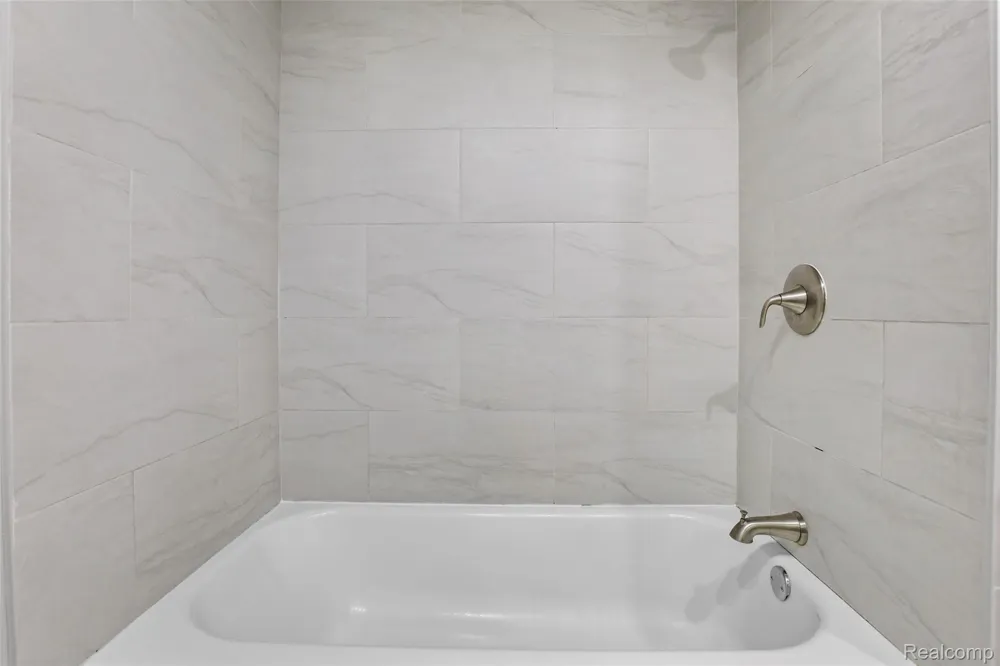 44481 Savery Drive Canton Charter Township, MI 48187