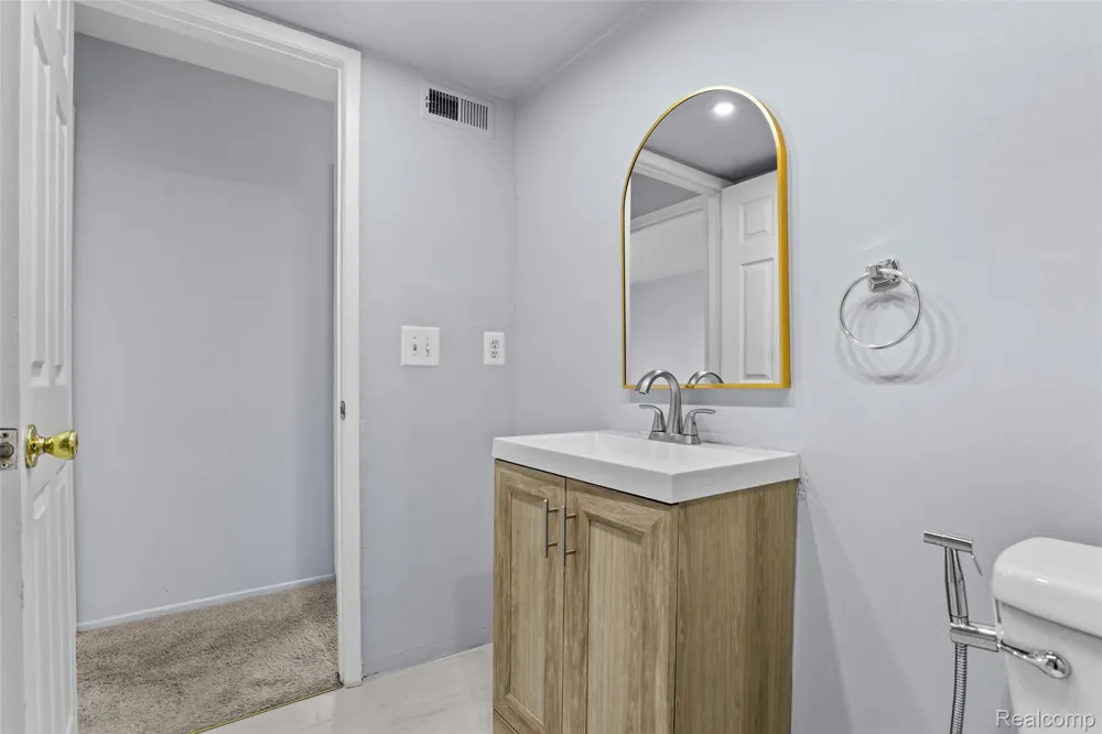 44481 Savery Drive Canton Charter Township, MI 48187
