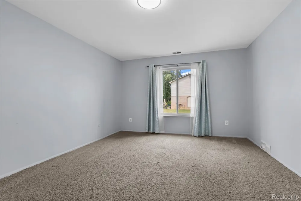 44481 Savery Drive Canton Charter Township, MI 48187