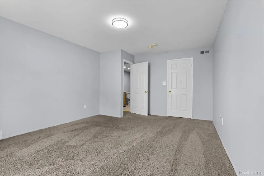 44481 Savery Drive Canton Charter Township, MI 48187