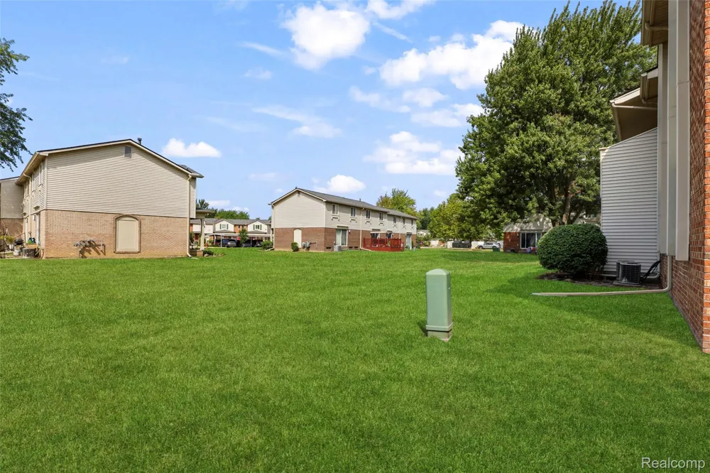 44481 Savery Drive Canton Charter Township, MI 48187