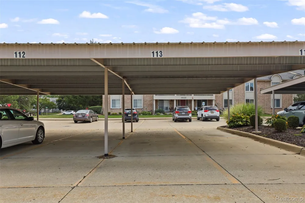 44481 Savery Drive Canton Charter Township, MI 48187
