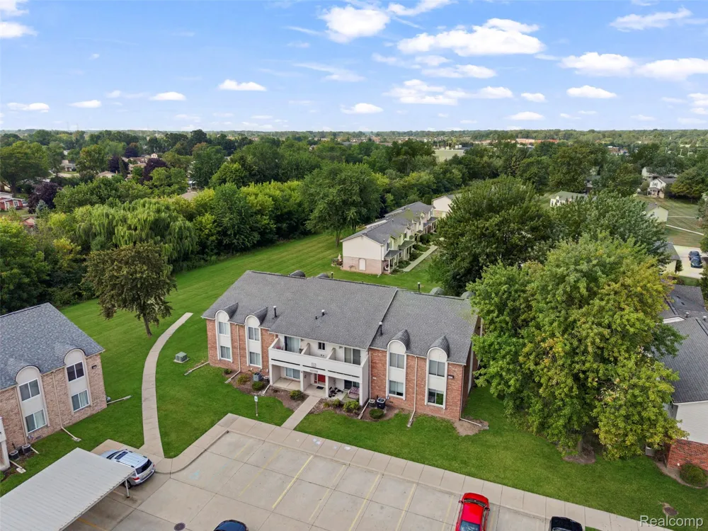 44481 Savery Drive Canton Charter Township, MI 48187