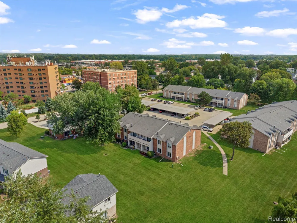 44481 Savery Drive Canton Charter Township, MI 48187