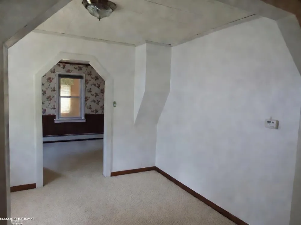 831 E Guthrie Avenue Madison Heights City, MI 48071
