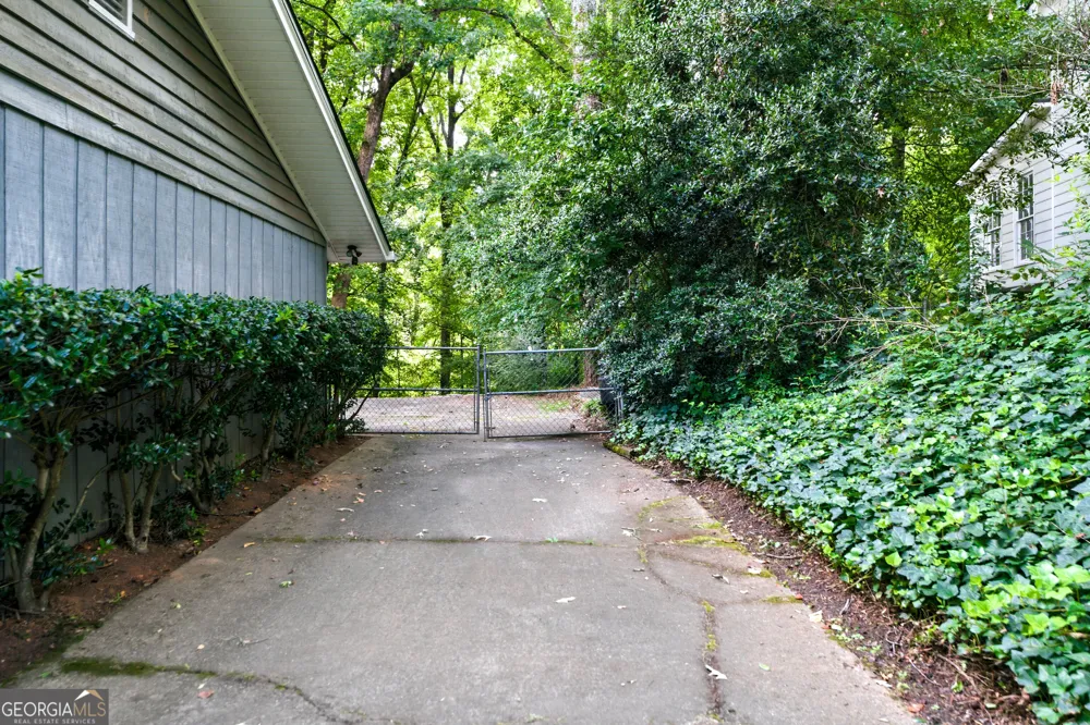 3462 Summie DR SW Lilburn, GA 30047