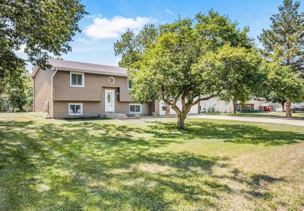 1808 W River Street Monticello, MN 55362