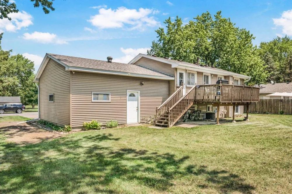 1808 W River Street Monticello, MN 55362