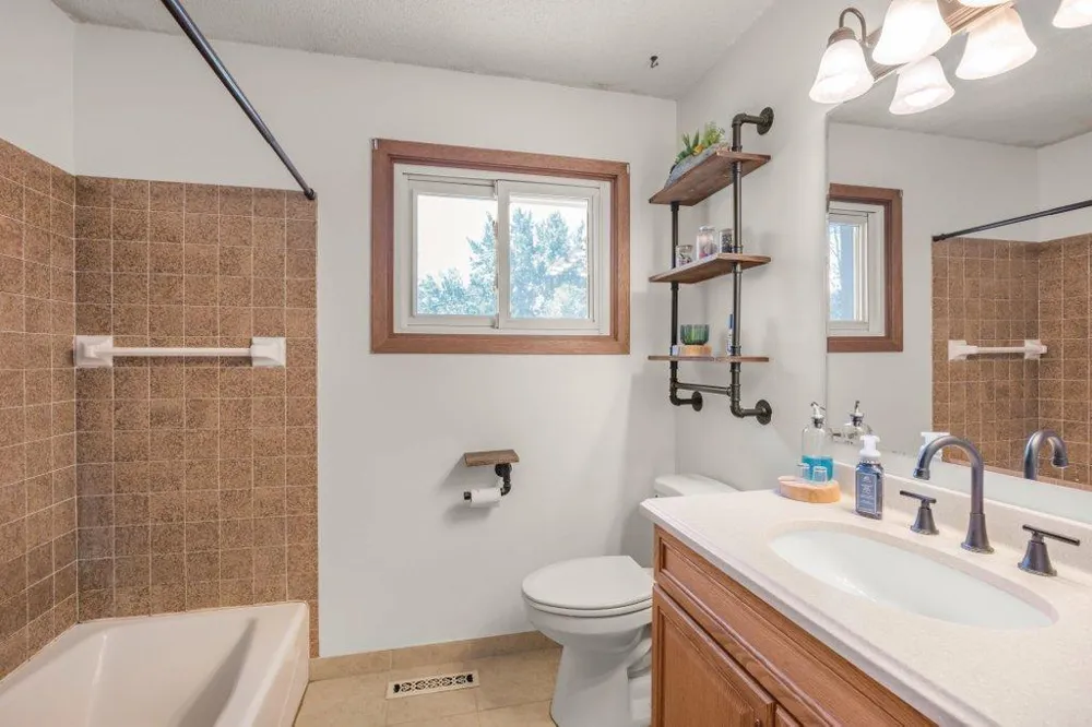 1808 W River Street Monticello, MN 55362