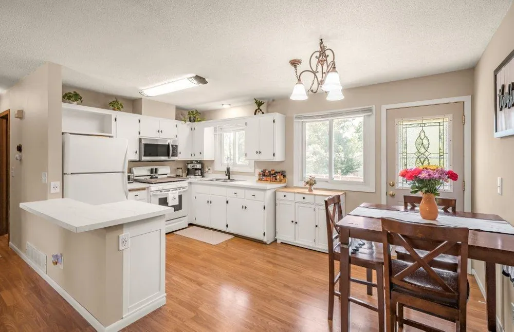1808 W River Street Monticello, MN 55362
