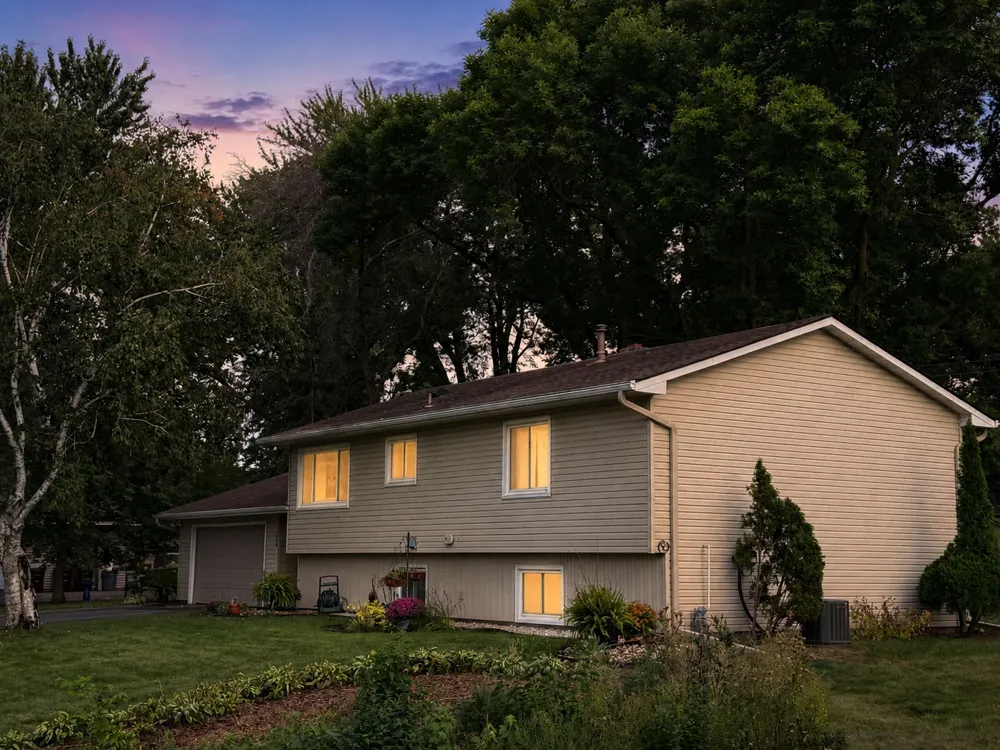 1798 E Bluestone Drive Eagan, MN 55122