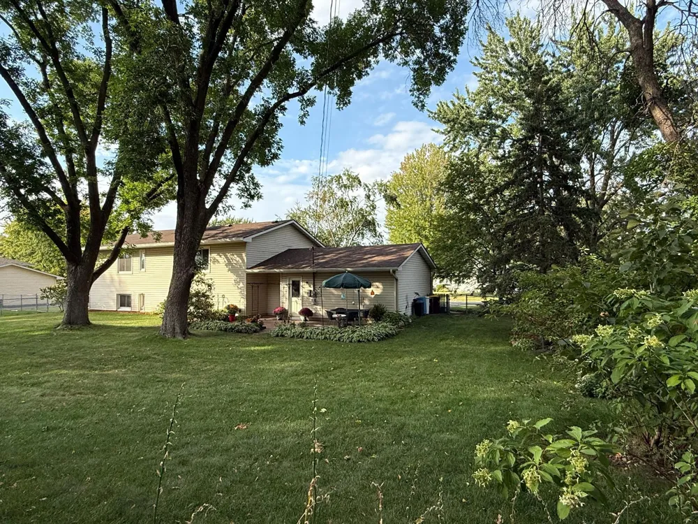 1798 E Bluestone Drive Eagan, MN 55122