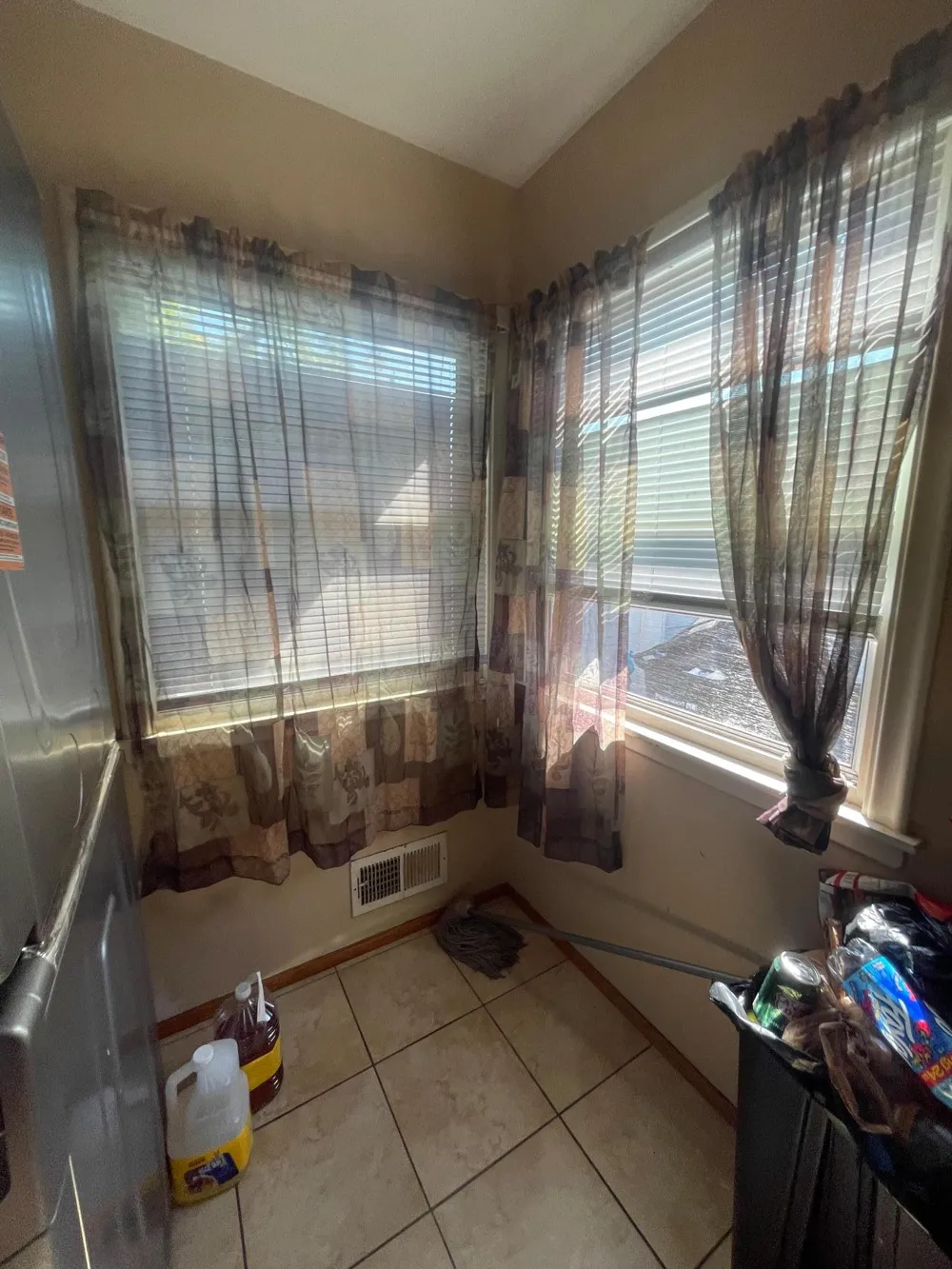 150 Roselawn Avenue E Maplewood, MN 55117