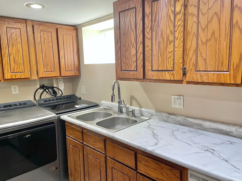 150 Roselawn Avenue E Maplewood, MN 55117