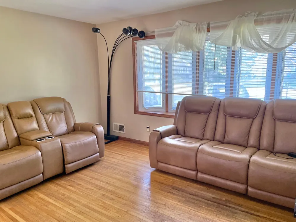 150 Roselawn Avenue E Maplewood, MN 55117