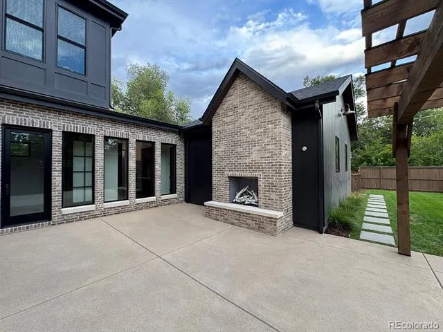 3303 E Asbury Avenue Denver, CO 80210