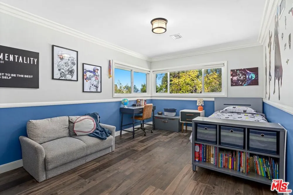 3430 Loadstone Drive Los Angeles, CA 91403