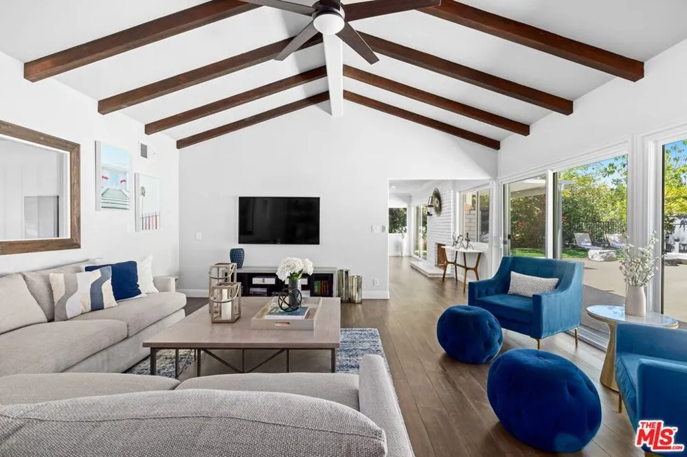 3430 Loadstone Drive Los Angeles, CA 91403