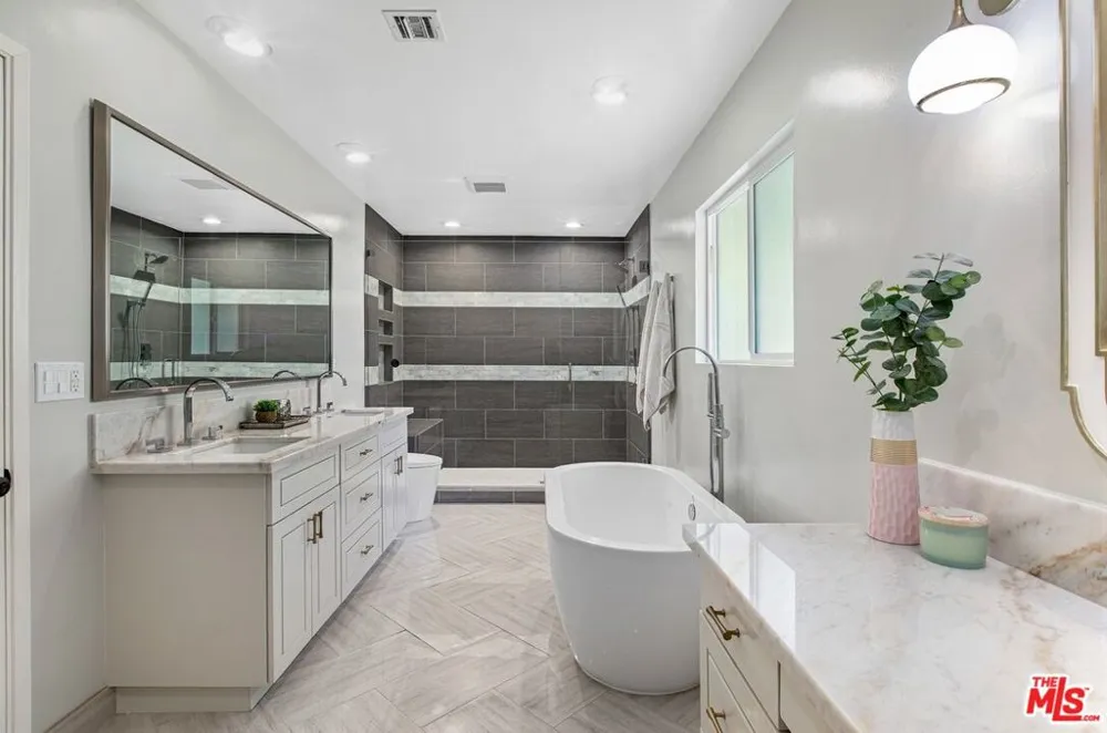 3430 Loadstone Drive Los Angeles, CA 91403