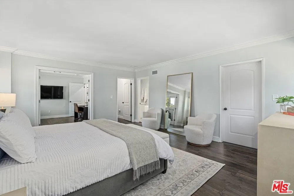 3430 Loadstone Drive Los Angeles, CA 91403