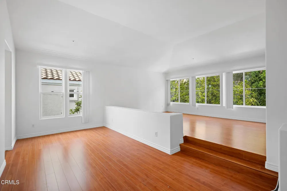 1955 Calle Sirena Glendale, CA 91208