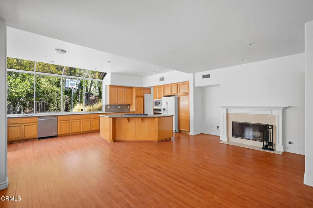 1955 Calle Sirena Glendale, CA 91208