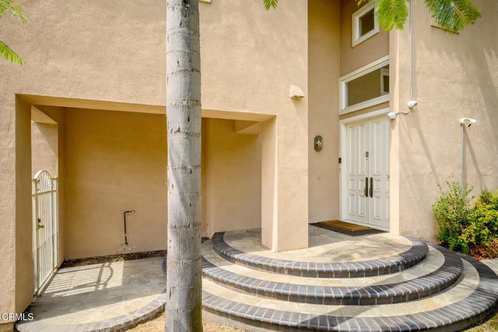 1955 Calle Sirena Glendale, CA 91208