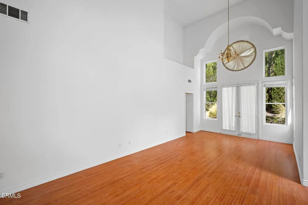 1955 Calle Sirena Glendale, CA 91208