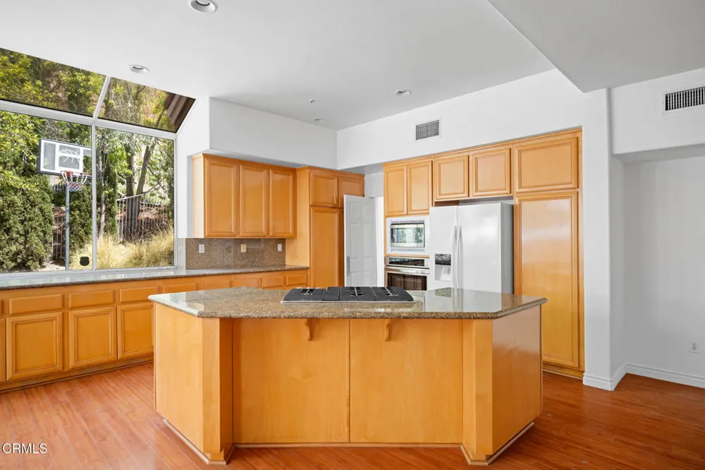 1955 Calle Sirena Glendale, CA 91208