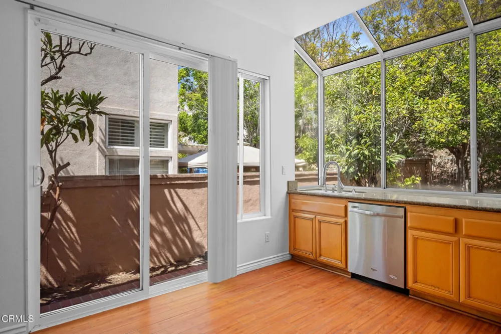 1955 Calle Sirena Glendale, CA 91208