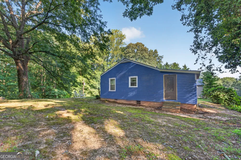 504 N Pond ST Toccoa, GA 30577