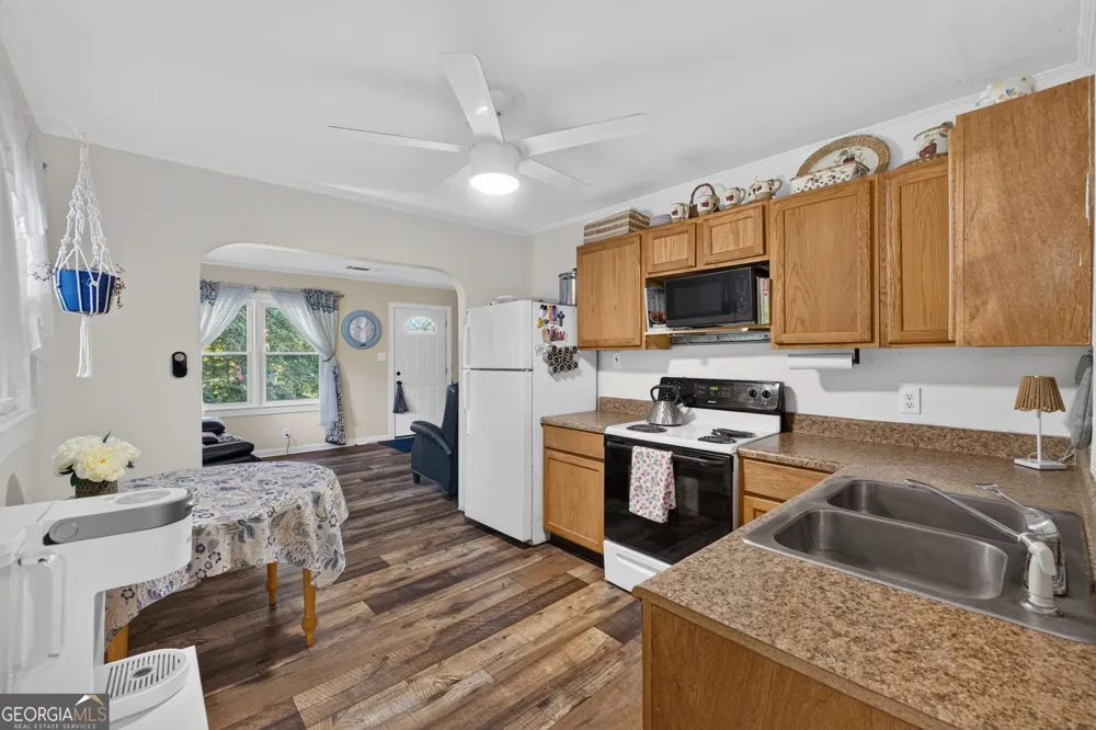 504 N Pond ST Toccoa, GA 30577