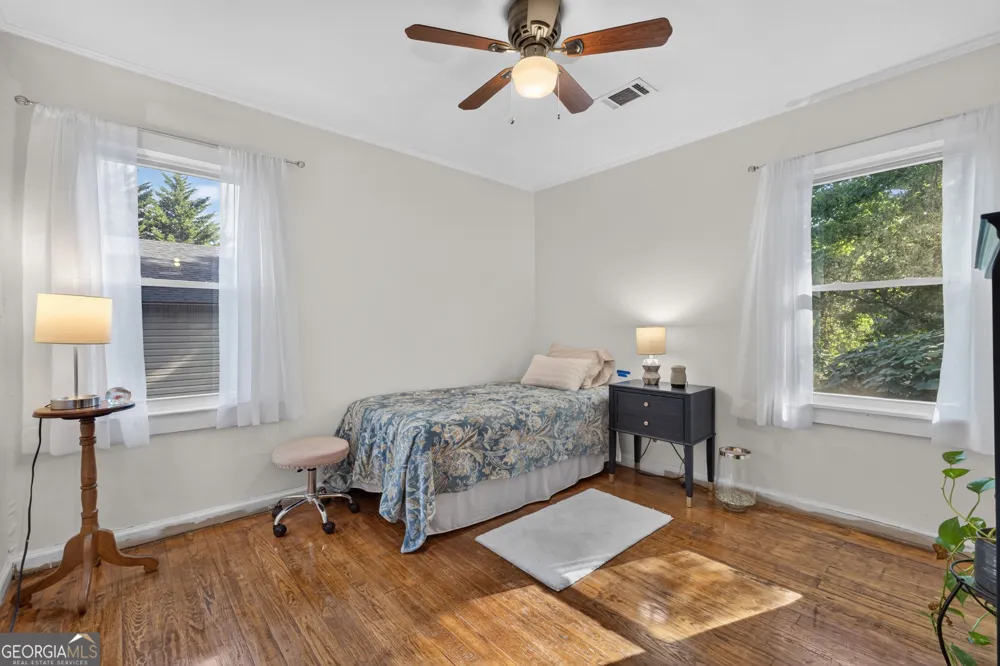 504 N Pond ST Toccoa, GA 30577