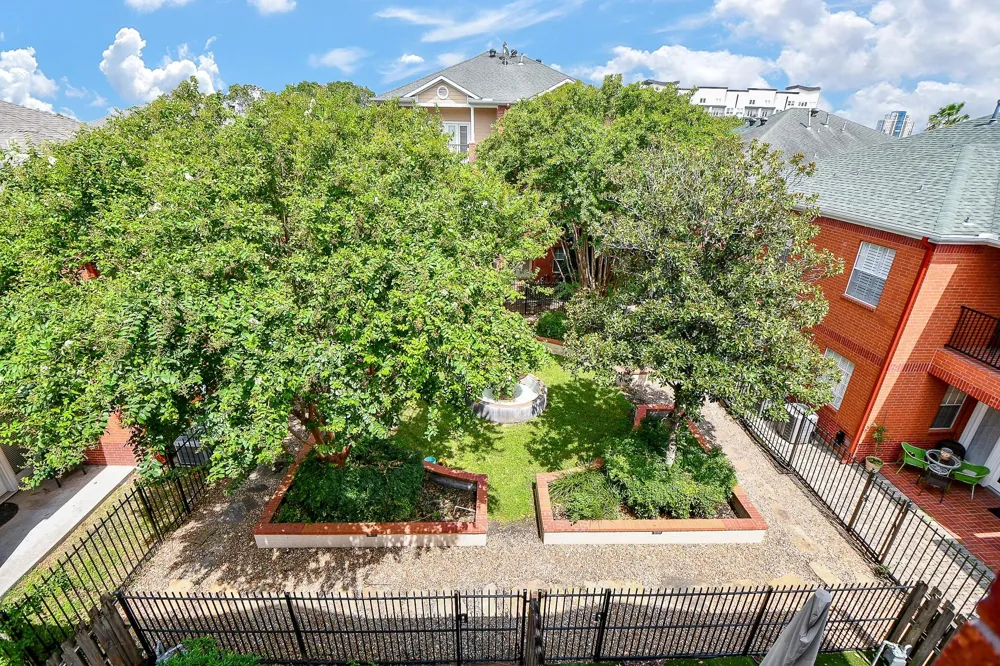 718 Roy Street Houston, TX 77007