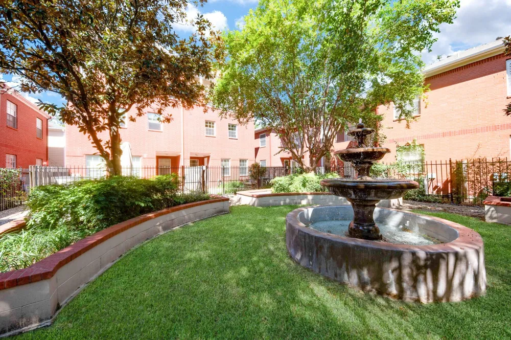 718 Roy Street Houston, TX 77007