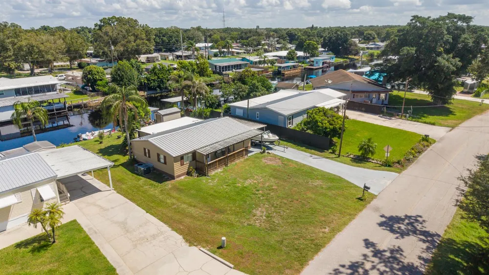 3301 SE 28TH STREET SE Okeechobee, FL 34974