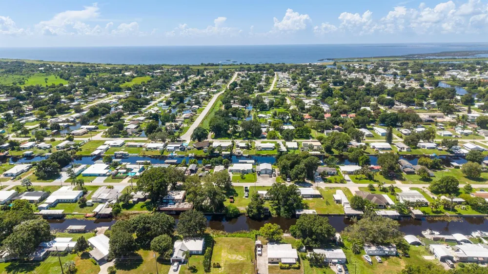3301 SE 28TH STREET SE Okeechobee, FL 34974