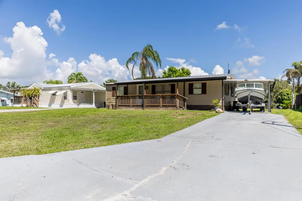 3301 SE 28TH STREET SE Okeechobee, FL 34974
