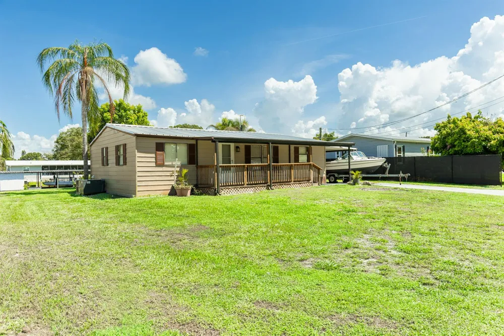 3301 SE 28TH STREET SE Okeechobee, FL 34974