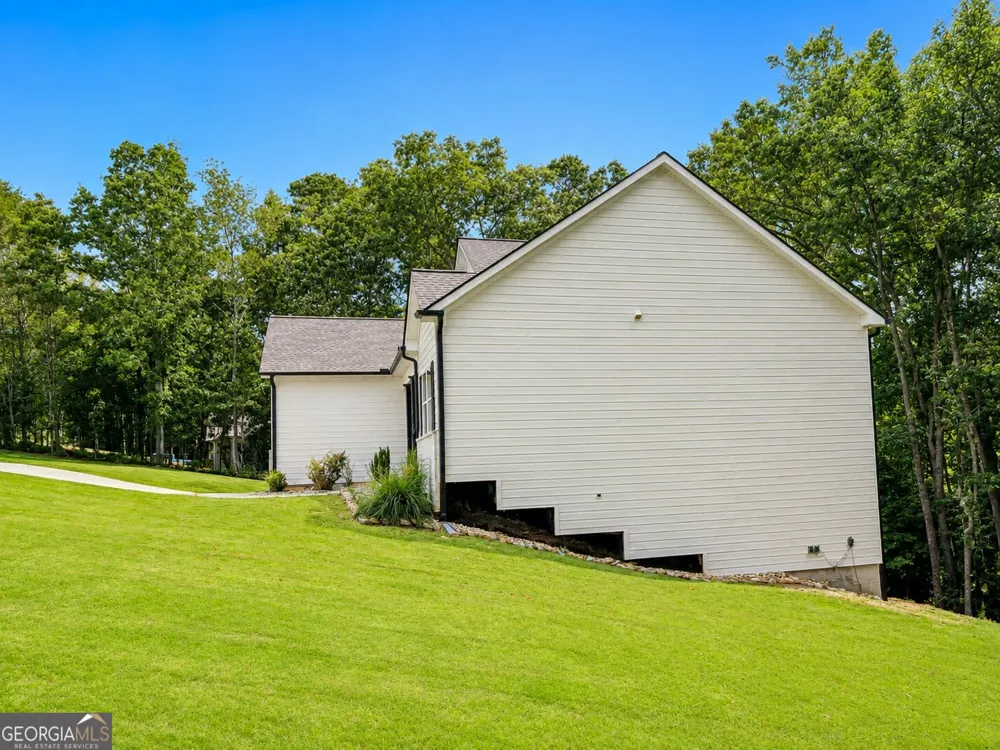307 Tara Ct Mansfield, GA 30055