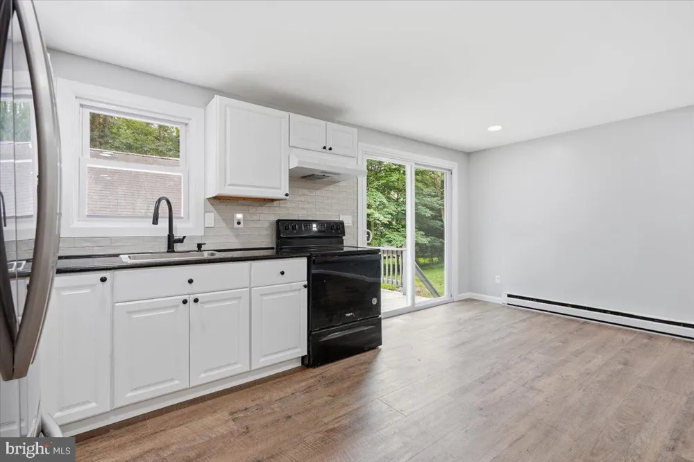 1626 DAVID LANE Effort, PA 18330