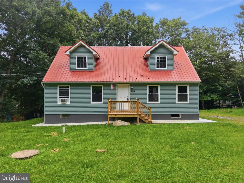 1626 DAVID LANE Effort, PA 18330