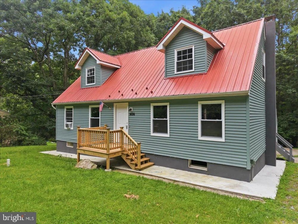 1626 DAVID LANE Effort, PA 18330