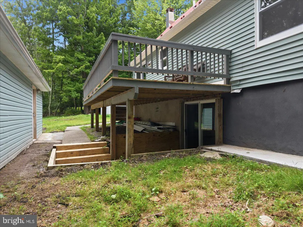 1626 DAVID LANE Effort, PA 18330