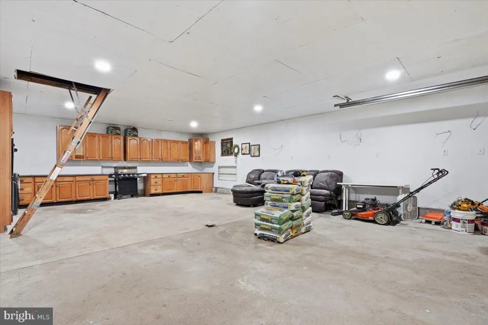 1626 DAVID LANE Effort, PA 18330