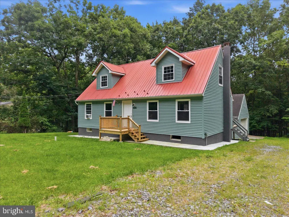 1626 DAVID LANE Effort, PA 18330